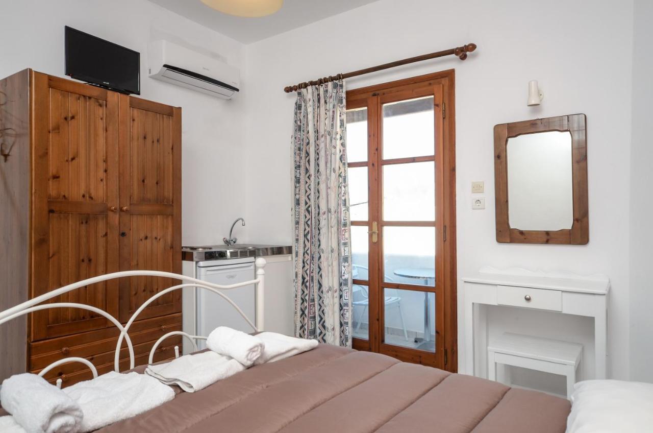 Depis Economy Studios & Apartments Naxos City Экстерьер фото