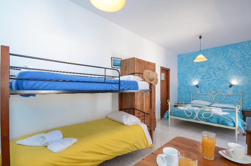 Depis Economy Studios & Apartments Naxos City Экстерьер фото