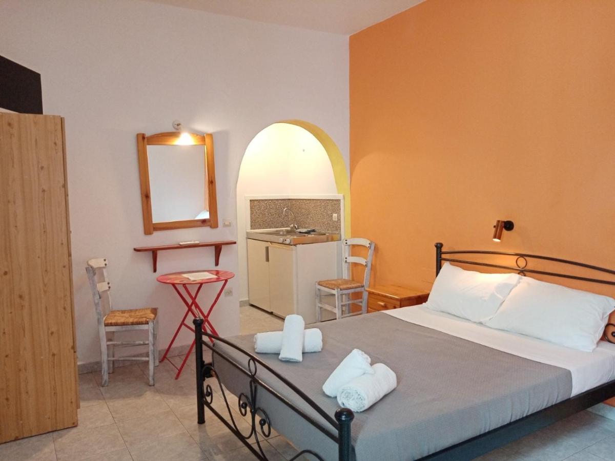 Depis Economy Studios & Apartments Naxos City Экстерьер фото